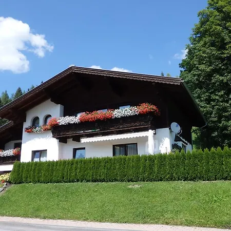 Homestay Haus Ratgeb *